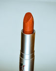 Sempre un rossetto da damigella d'onore