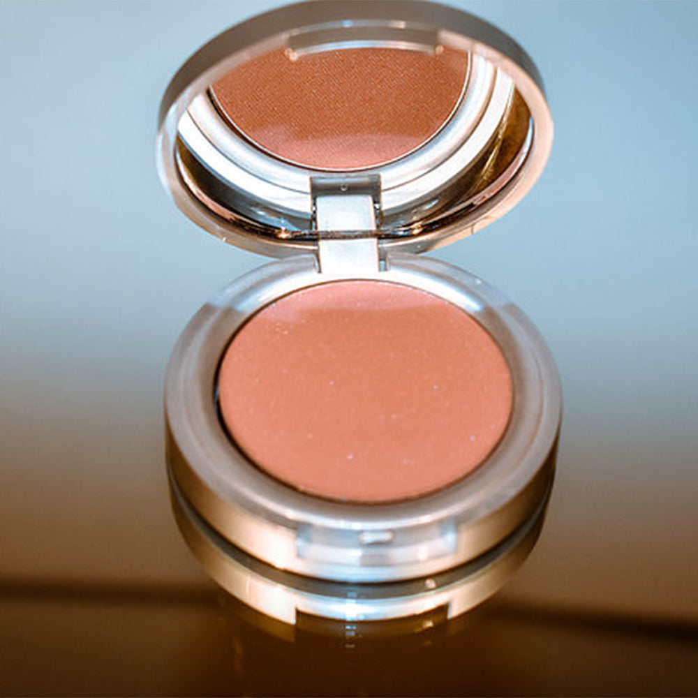 Polvere minerale rosa fresca