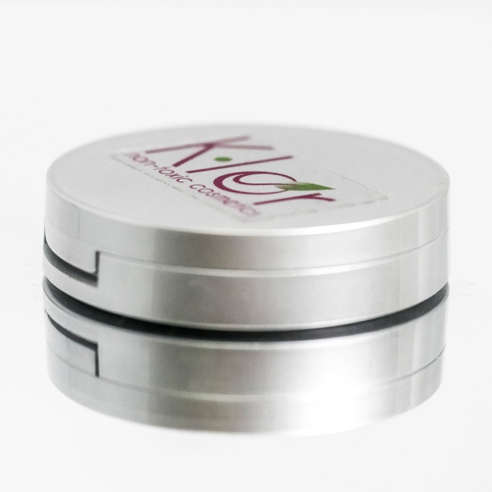 Glisten up! Crème Highlighter.