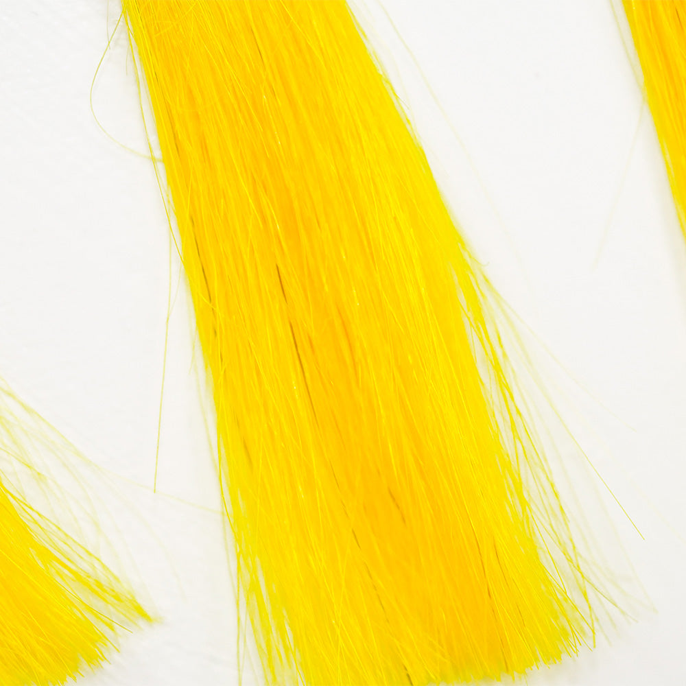 Condizionatore di deposito di colore intenso giallo tentato